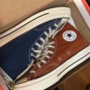 Cedar bark/ midnight navy/ egret converse